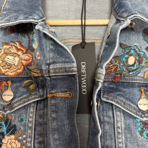 NWT beautiful Driftwood ( Free People) embroidered denim jacket size Medium